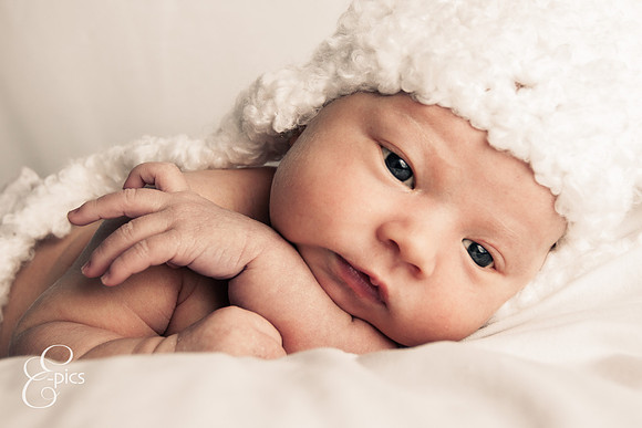 One of my favorite edits from today's photoshoot with newborn Ava. She is so cute.