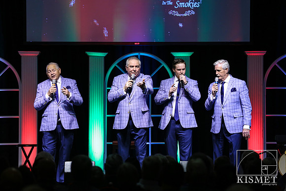 20181127_ChristmasintheSmokies-7429
