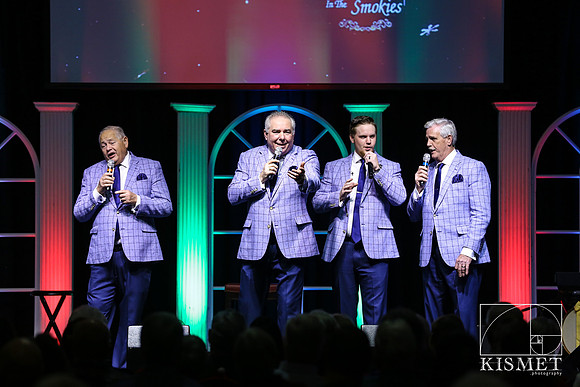 20181127_ChristmasintheSmokies-7430