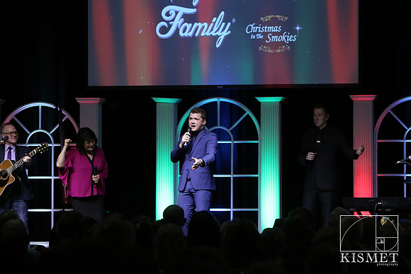 20181127_ChristmasintheSmokies-8004