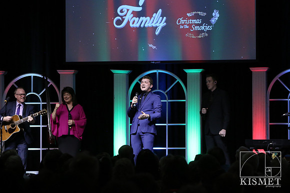 20181127_ChristmasintheSmokies-8006