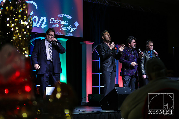 20181127_ChristmasintheSmokies-8618