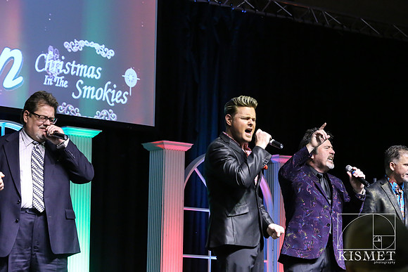 20181127_ChristmasintheSmokies-8629