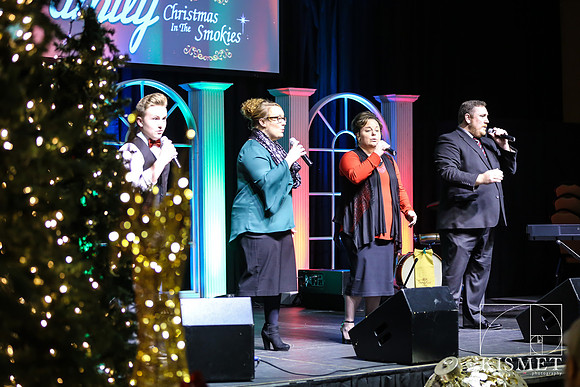 20181127_ChristmasintheSmokies-8665